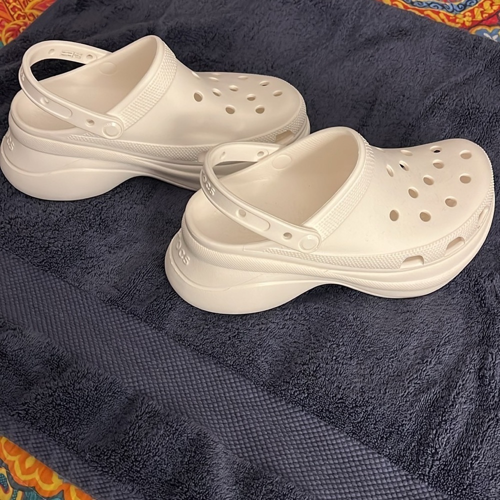 Women’s Crocs - Picture 5 of 6
